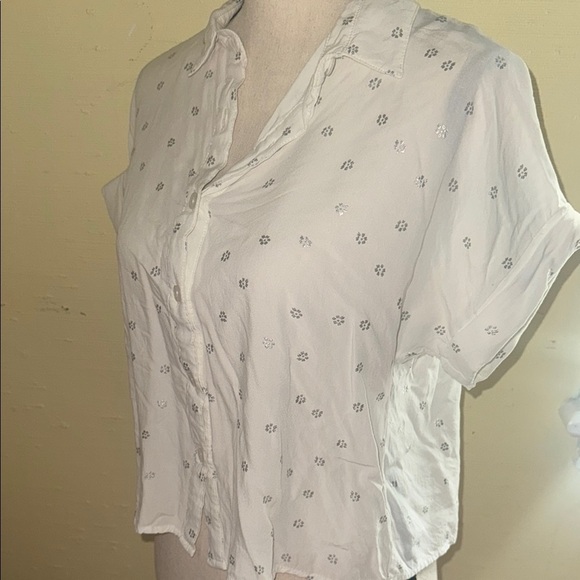 Cropped Button Down with Silver Embellishments - Picture 5 of 9
